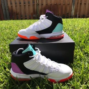 Jordan Max Aura (GS) with box